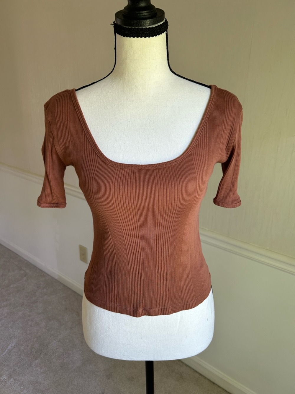 Jeana Sohn Ribbed Scoop Neck Top Brown Fitted Stretch Tee Minimalist S